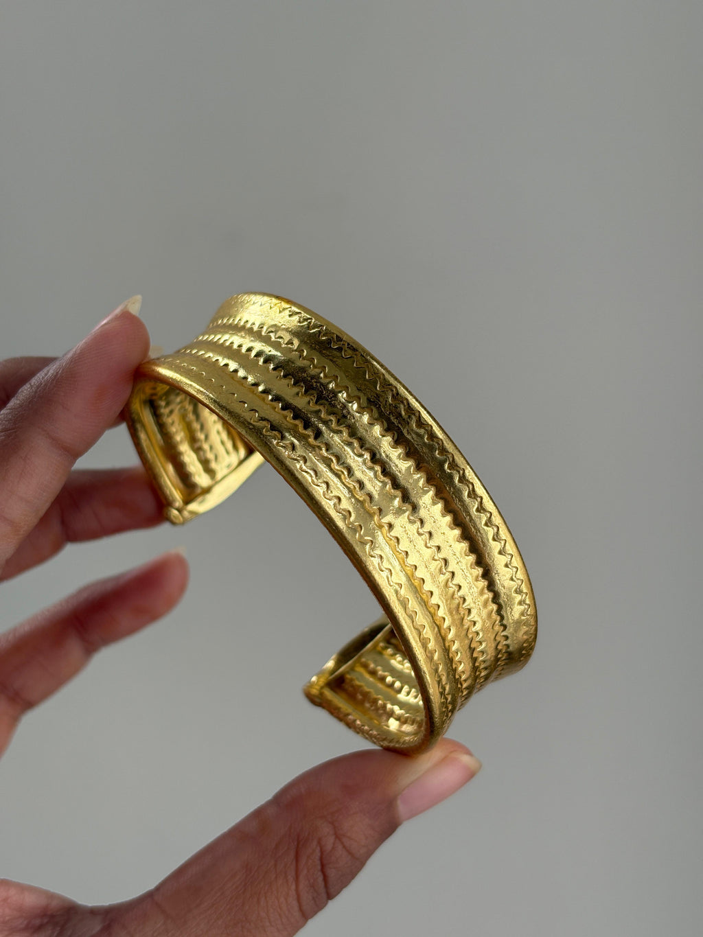 Waves Brass cuff