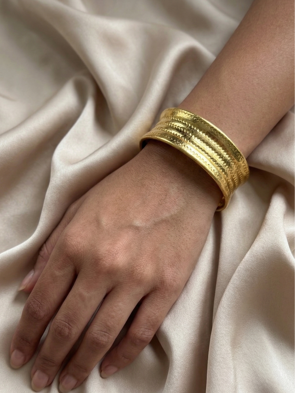 Waves Brass cuff