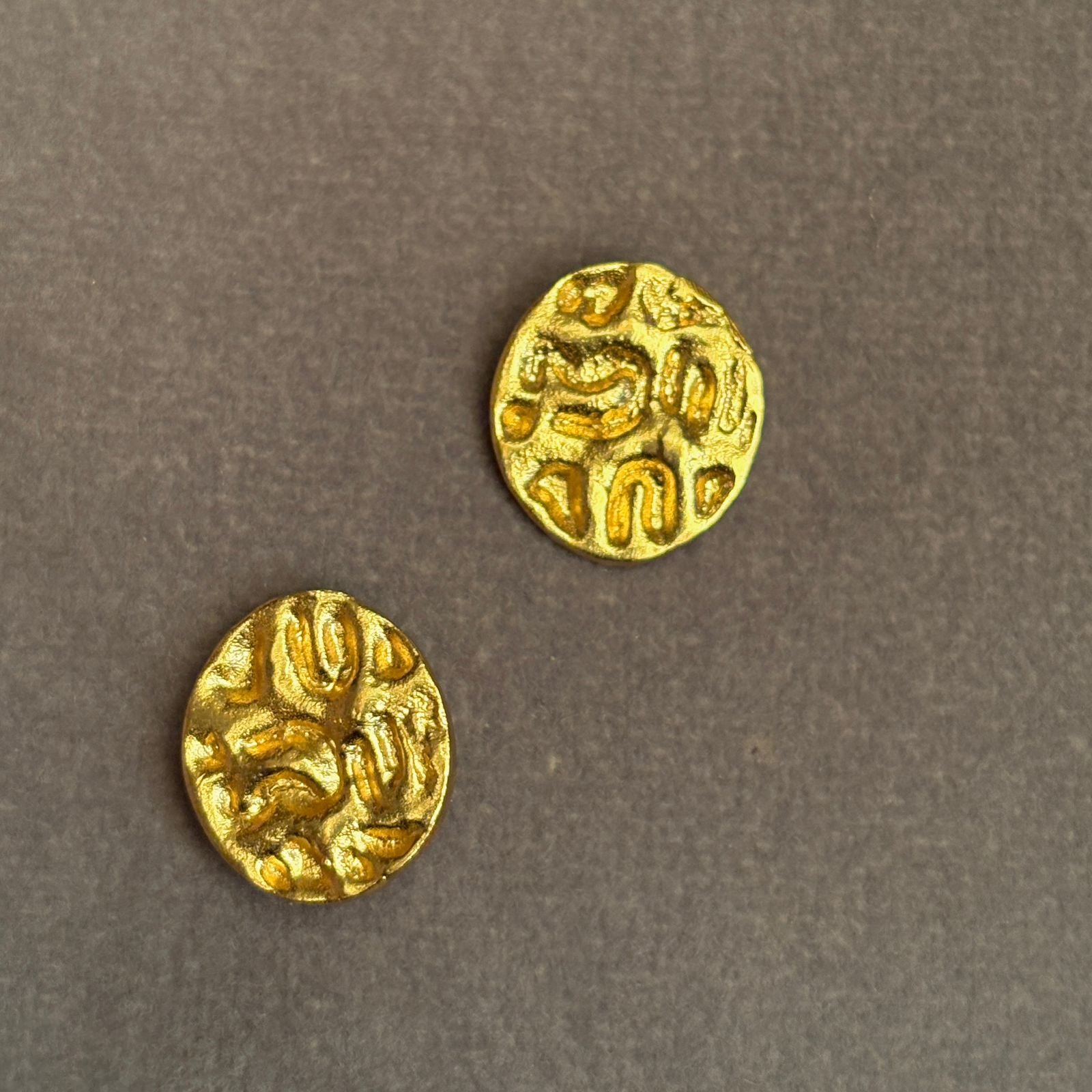 Round Button Brooch